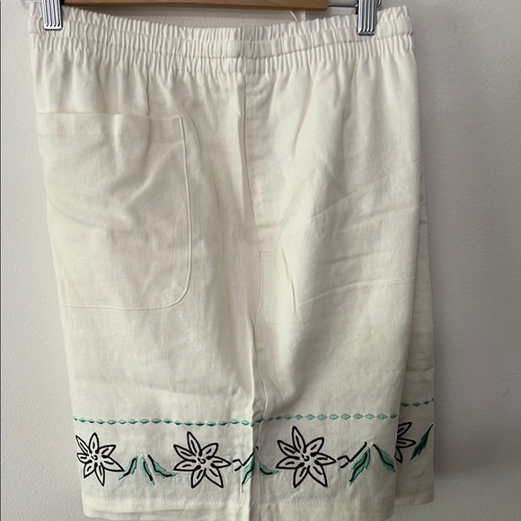 Forever 21 Men’s Cream and Green Bermudas Shorts with Botanical Trim 2XL - Picture 5 of 5